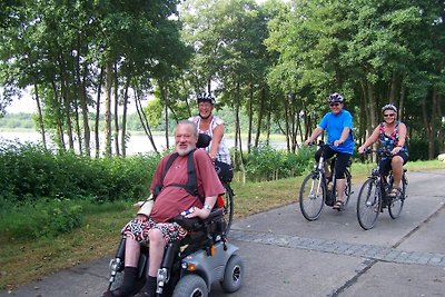 Rollstuhlfahrer-FeWo direkt am See