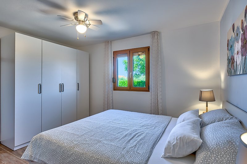 Schlaffzimmer 1 (Doppelbett 160 x 200)