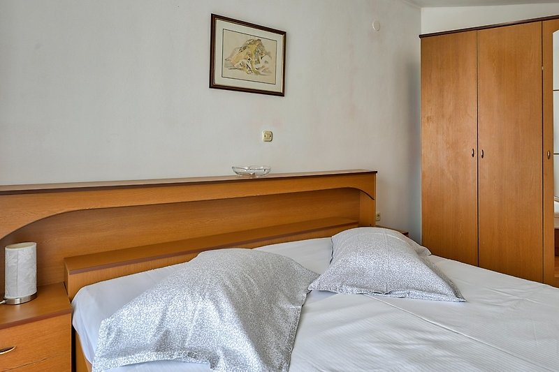 Schlaffzimmer 1 (Doppelbett 160 x 200)