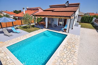 Maison ENZA pour 6 personnes avec piscine
