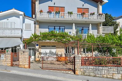 Apartament MILOS fur 5 ***