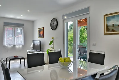 Ferienhaus MIRNA mit Jacuzzi