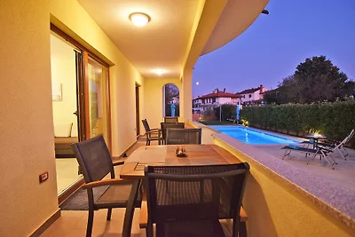 Villa Lipa fur 12-14 Pers. mit Pool