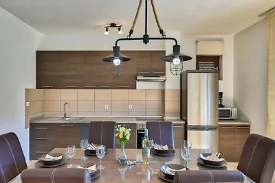 Apartament MILOS fur 5 ***