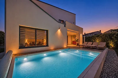 Design Villa mit Pool