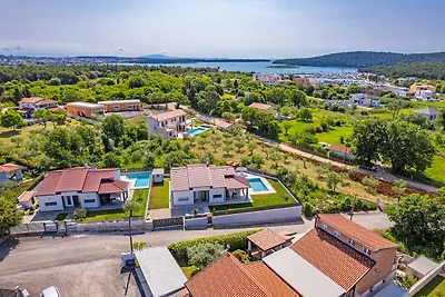 Villa RIMA fur 6 mit Pool