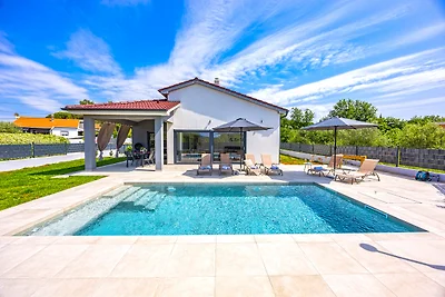 Villa RIMA fur 6 mit Pool