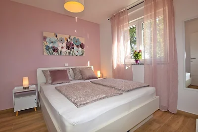 Ferienhaus BIBI fur 4 mit Garten