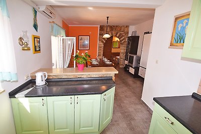 Ferienhaus LILY mit Pool fur 7-9
