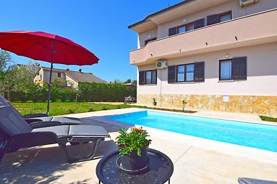 SONJA mit private Pool und Garten
