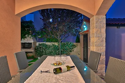 Villa KIKA mit Pool fur 6