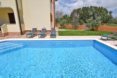 Villa Lipa fur 12-14 Pers. mit Pool