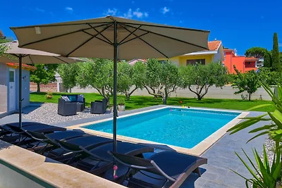 App. DIANA mit Pool und am Strand