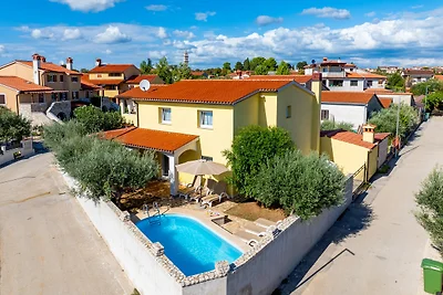 casa vacanza con piscina per 7-9 LILY