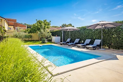 SONJA mit private Pool und Garten