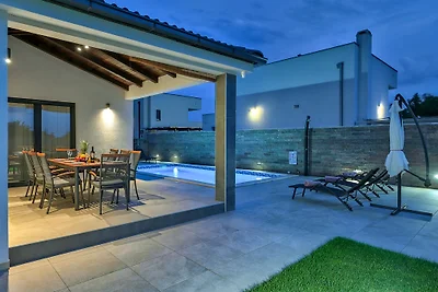 Villa ELENA mit Pool fur 8 Personen