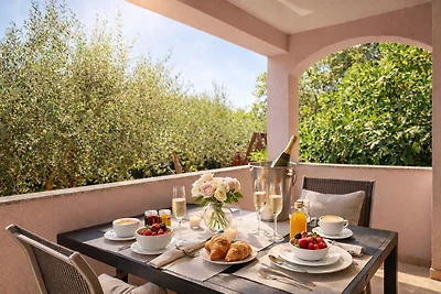 PETRA 1 in nahe von Strand