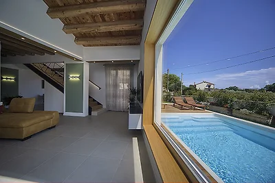 Design Villa mit Pool