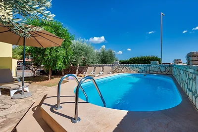 casa vacanza con piscina per 7-9 LILY