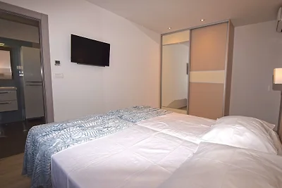 Villa ELEN mit Pool fur 8 Personen