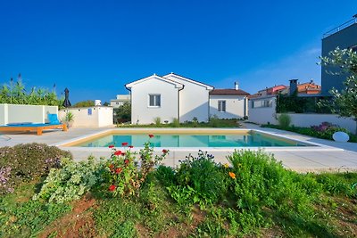 Ferienhaus GOGA mit Pool fur 4-5