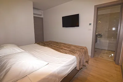 Villa ELENA mit Pool fur 8 Personen