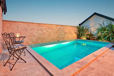 Villa KIKA mit Pool fur 6