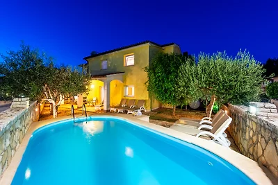 casa vacanza con piscina per 7-9 LILY