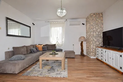 Villa VESNA mit Pool fur 10