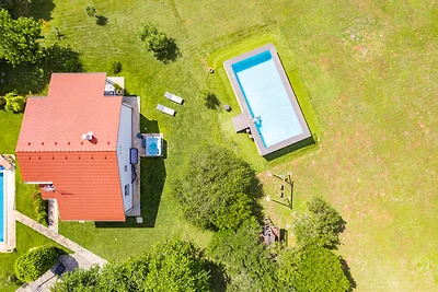 Ferienhaus MIRNA mit Jacuzzi