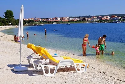 App. DIANA mit Pool und am Strand