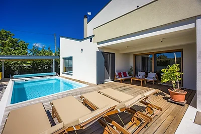 Design Villa mit Pool