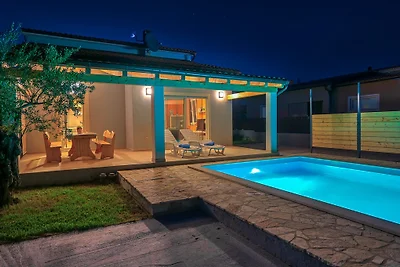 Ferienhaus ENZA fur 6 mit Pool