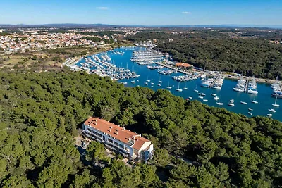 Ap. MARINA am Strand-Pjescana uvala