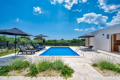 SOFIA fur 4-5 mit privatem Pool