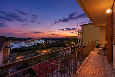 Apartment TONCI mit Meerblick