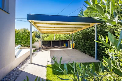 Design Villa mit Pool