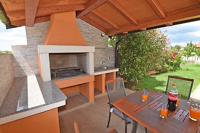 Villa Lipa fur 12-14 Pers. mit Pool