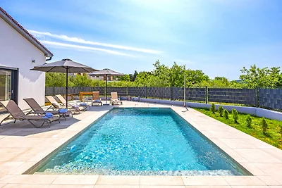 Villa RIMA fur 6 mit Pool