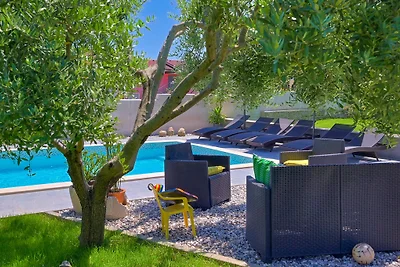 App. DIANA mit Pool und am Strand