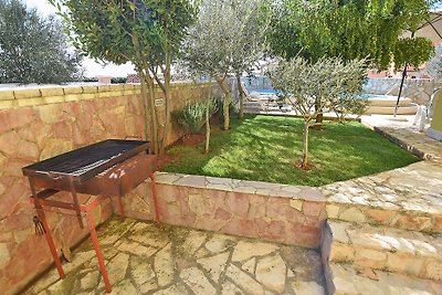 Ferienhaus LILY mit Pool fur 7-9