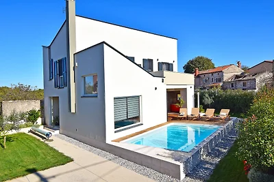 Design Villa mit Pool