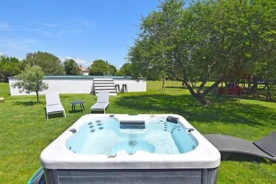 Ferienhaus MIRNA mit Jacuzzi