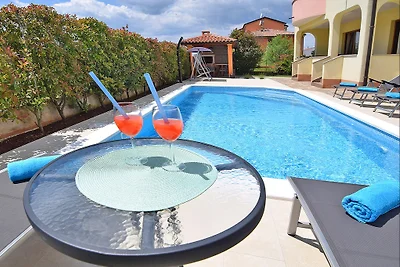 Villa Lipa fur 12-14 Pers. mit Pool