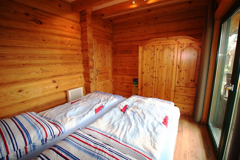 1. Schlafzimmer unten mit Doppelbett