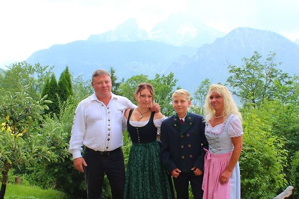 Frau A. Hamberger Frau A. Hamberger