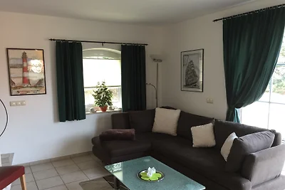 Huis aan het meer
