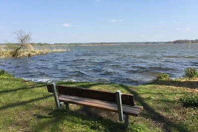 Huis aan het meer