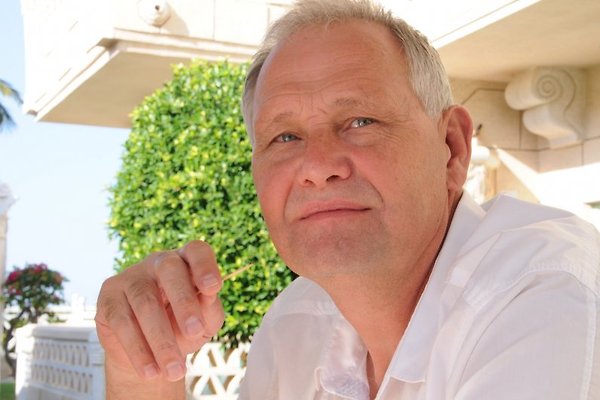 Mr. H. Van Schaik Mr. H. Van Schaik