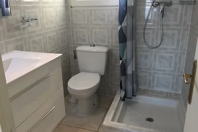 Villa am Meereskanal mit Wallbox
